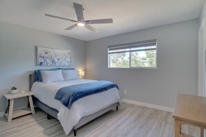 4 habitaciones, tabla de planchar con plancha, internet y ropa de cama 