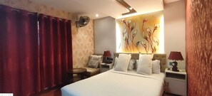 Deluxe-Doppelzimmer, Balkon, Stadtblick