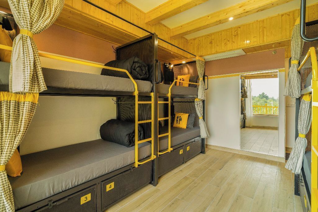 Delad sovsal - Comfort - sovsal (män och kvinnor) - balkong (6 Bed) | Gratis wi-fi och sängkläder