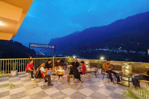 The Hosteller Old Manali Manu Temple