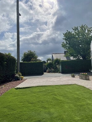 Apartment, 1 Bedroom | Property grounds