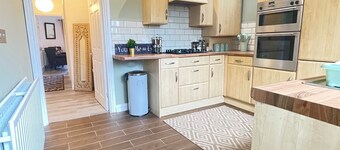 Newcastle Pet Friendly Annex, Drive, Garden, 10min Drive to City Centre