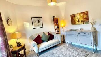 Apartment, 1 Bedroom | Living room