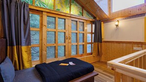 Duplex Triple Room with Balcony | Wi-fi (inkludert) og sengetøy