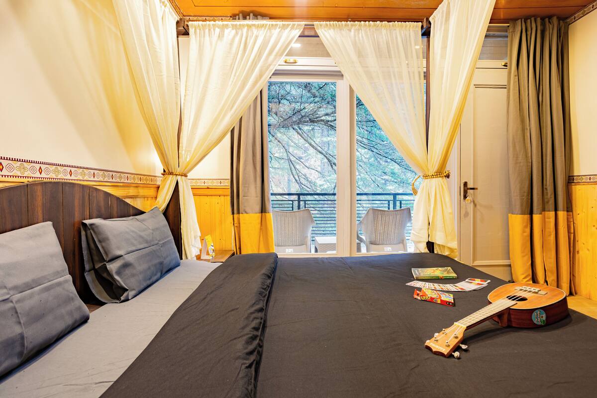 Duplex Triple Room with Balcony | Free WiFi, bed sheets