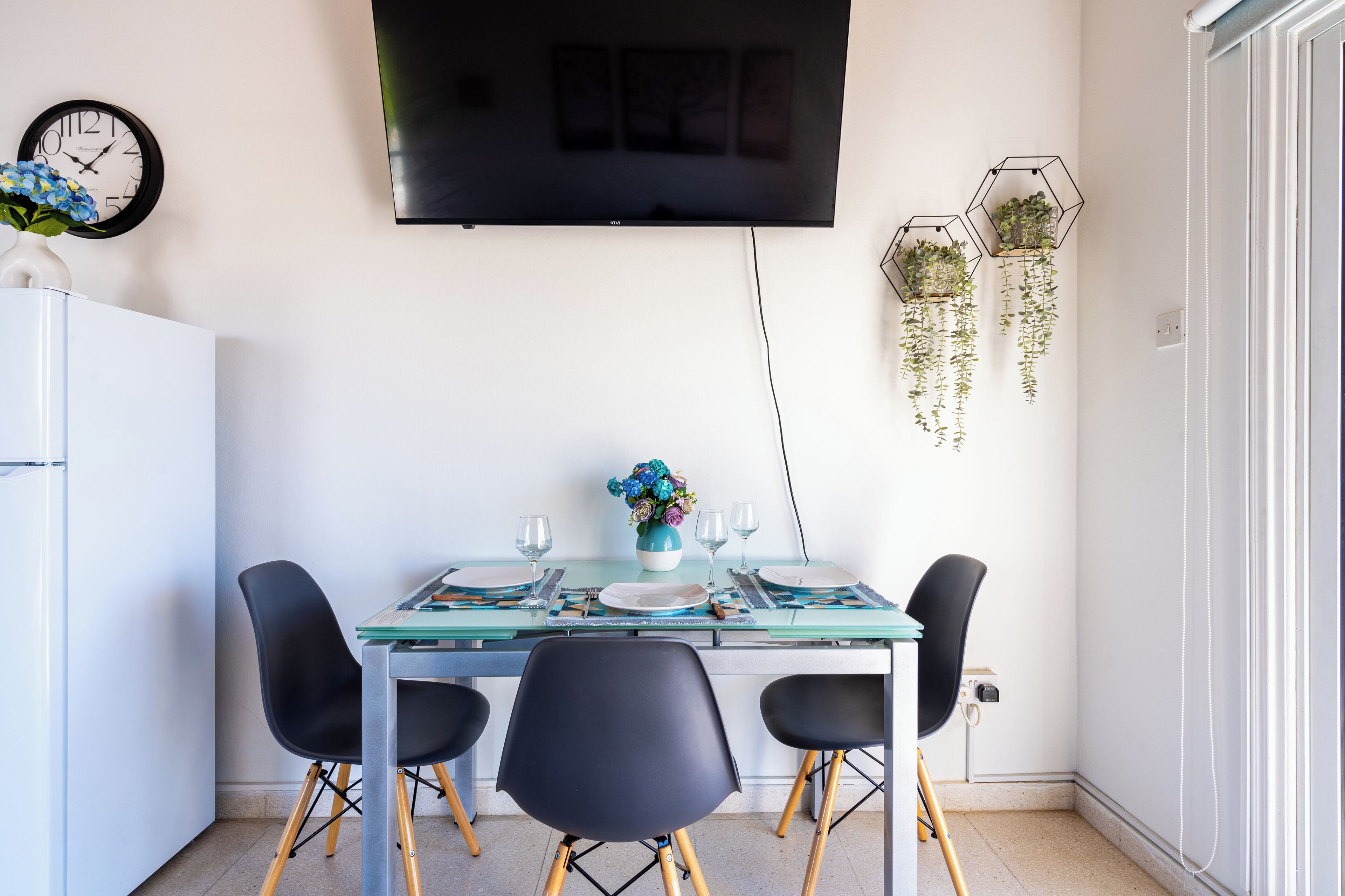 Apartment, 1 Double Bed with Sofa bed, Balcony, City View | Dining room