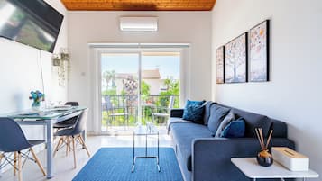 Apartment, 1 Double Bed with Sofa bed, Balcony, City View | Living room