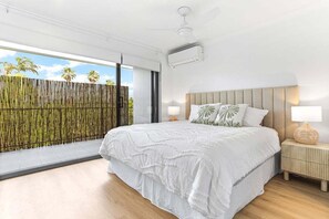 3 bedrooms, desk, iron/ironing board, WiFi - Modern & Tranquil Sunshine Beach (Sunshine Beach)