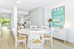 Dining - Modern & Tranquil Sunshine Beach (Sunshine Beach)