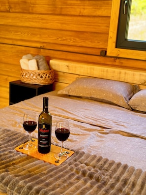 Desk, laptop workspace, free WiFi - Sioni Hillside Cottages (Sioni)