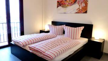 3 habitaciones, tabla de planchar con plancha, wifi y ropa de cama