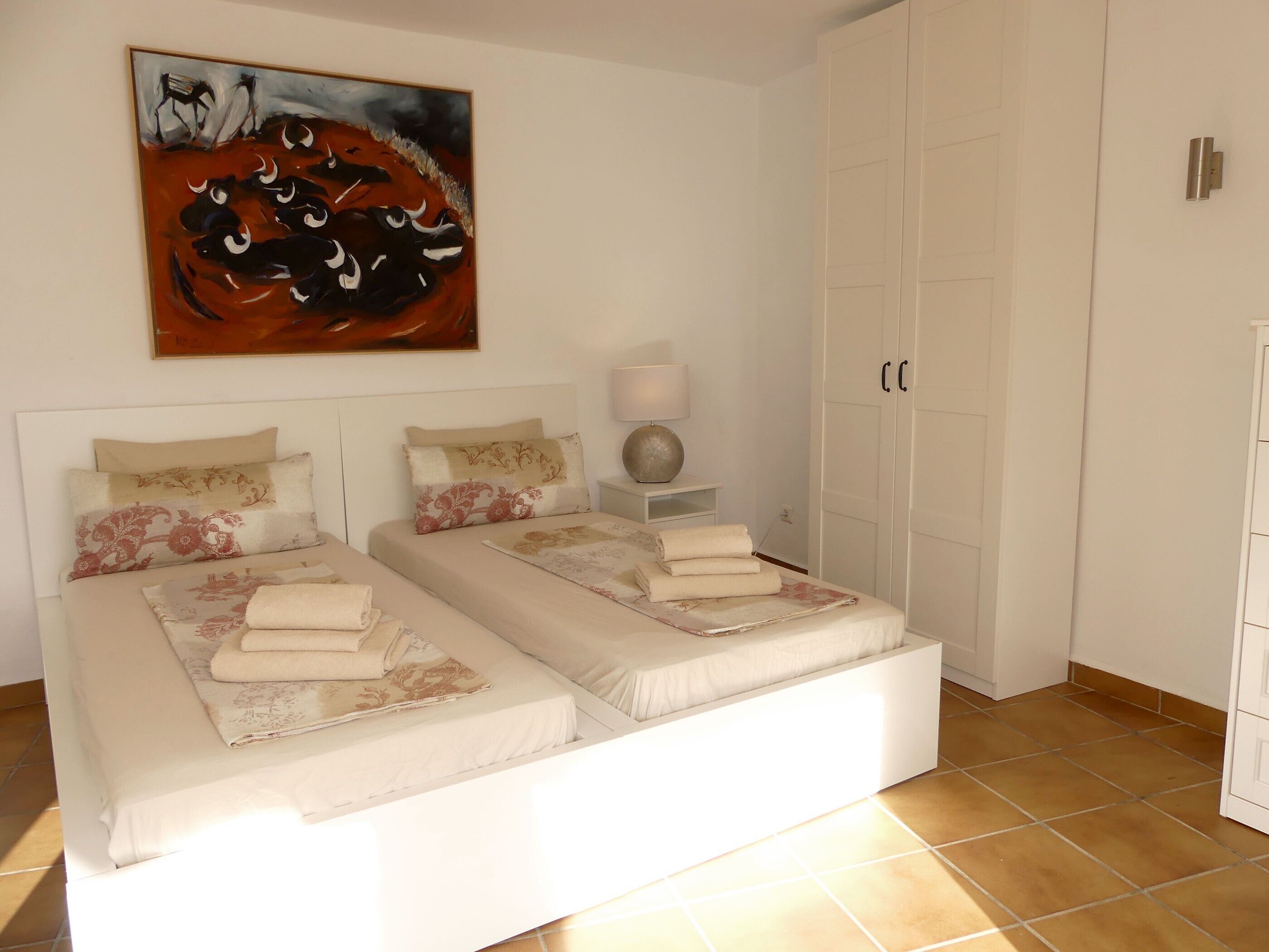 2 bedrooms, iron/ironing board, WiFi, bed sheets