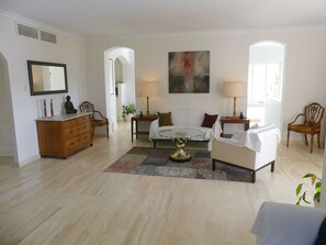 TV - Casa Jolanda: Stylish Villa with Sea View, Wi-Fi & Air Conditioning (Caleta de Vélez)