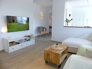 2 bedrooms, iron/ironing board, WiFi, bed sheets - Caballito de Mar – House with Private Pool and Sea Views on the Costa del Sol (Caleta de Vélez)