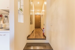 Interior - Your modern retreat in the heart of Rome, for couples or solo travelers (Roma)