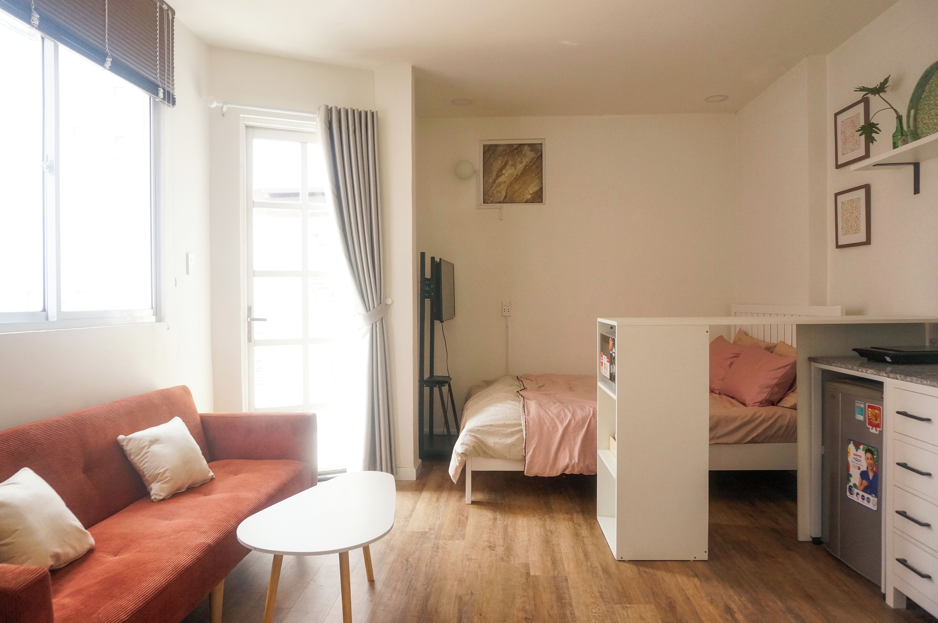 Habitación tradicional | Tabla de planchar con plancha 