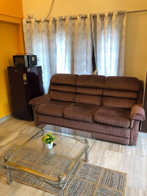 Apartament Comfort, balcó, vistes a la ciutat | Sala d'estar