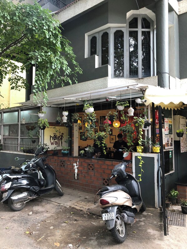 Façana frontal de l'allotjament