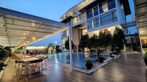 Outdoor pool - White Mist by NAVA (Devanahalli)