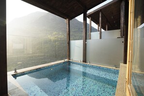 Luxury Cottage, Mountain View | Balcony view
