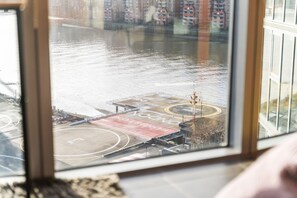 Sports court - Battersea riverside 1 bedroom flat (Greater London)