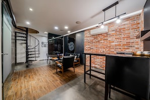 Duplex | Decoración personalizada, muebles diferentes y escritorio 