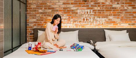 Deluxe Twin Room | Individually decorated, individually furnished, desk, laptop workspace