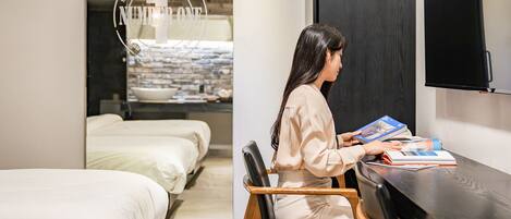 华丽双人房, 1 张大床 | 特色装修、特色家居、办公桌、笔记本电脑工作区