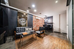 Duplex | Individually decorated, individually furnished, desk, laptop workspace - Jamsil Raum Tourist Hotel (Seoul)