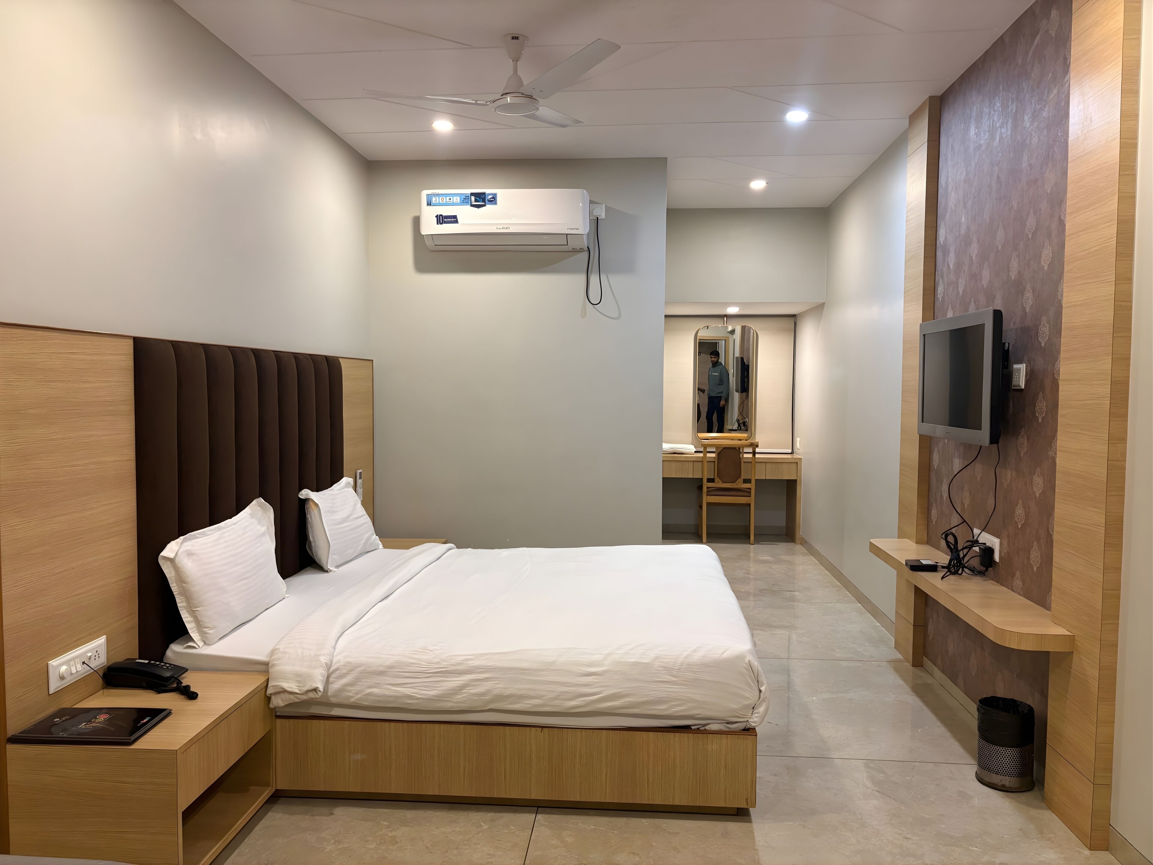 豪華雙人房 | 熨斗/熨衫板