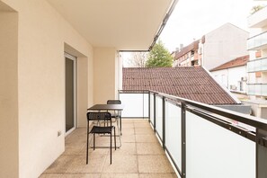 Outdoor dining - Smartstay - Alexandre Boutin (Villeurbanne)