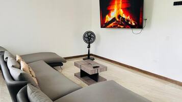 Villa, 3 Bedrooms, Patio, Garden View | Living area