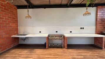 Villa, 3 Bedrooms, Patio, Garden View | Interior