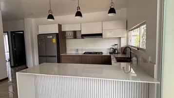 Villa, 3 Bedrooms, Patio, Garden View | Interior