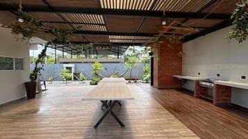 ヴィラ 3 ベッドルーム パティオ ガーデンビュー | 屋外ダイニングエリア