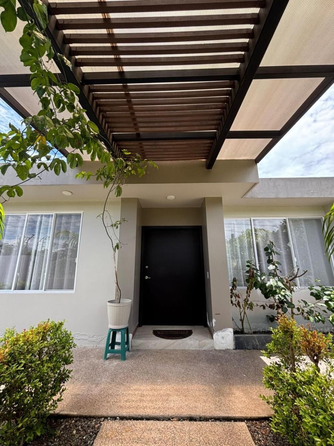 Villa, 3 soverom, terrasse, hageutsikt | Eksteriør