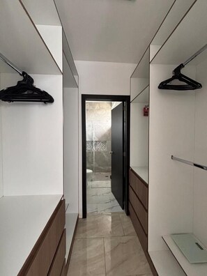 Villa, 3 Bedrooms, Patio, Garden View | Interior