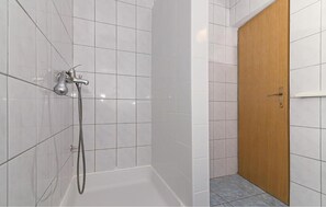 Shower, hair dryer - 1 bedroom amazing apartment in Pirovac (Pirovac)