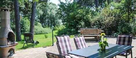 屋外ダイニングエリア