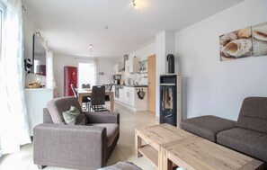 TV, fireplace - Pet friendly home in Röbel with WiFi (Röbel)