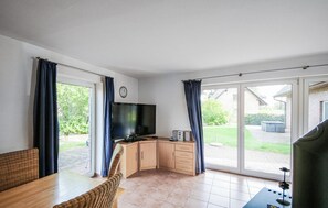 TV, fireplace - Pet friendly home in Röbel with WiFi (Röbel)