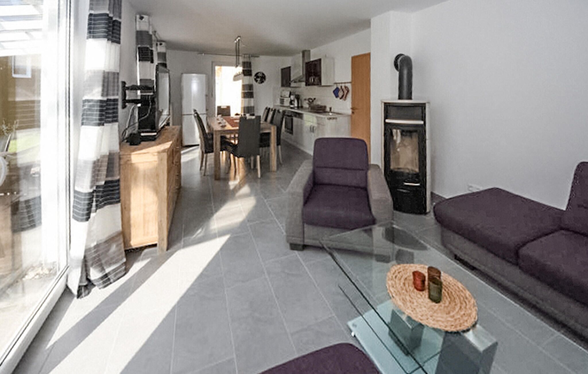 Televisie en een open haard