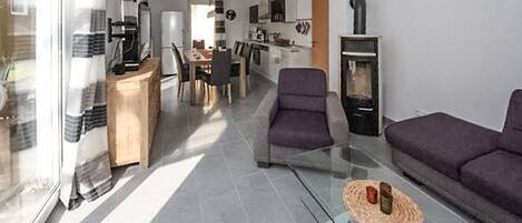 Televisie en een open haard