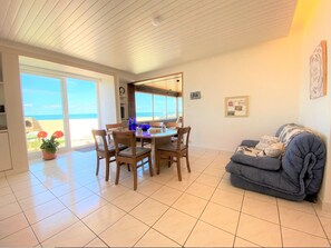 Dining - Small two-bedroom house with sea view (Plouescat)