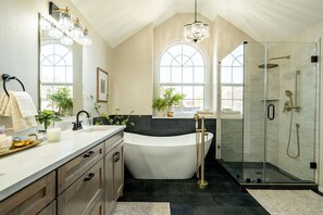 Hair dryer - Designer-Styled Modern Farmhouse w/ Heated Pool (Allen)