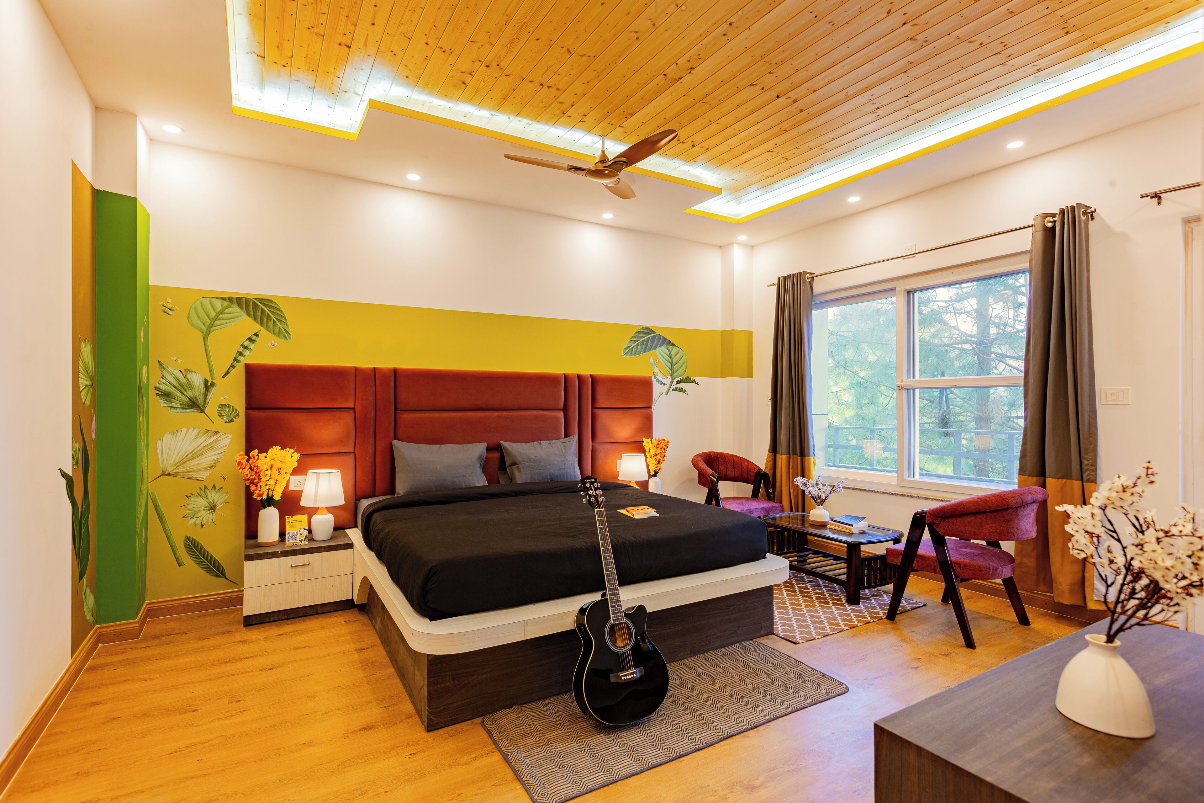 Superior Double Room with Balcony | Insonorización, wifi gratis y ropa de cama 