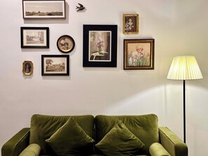 Panoramic Villa, Pool View | Living room