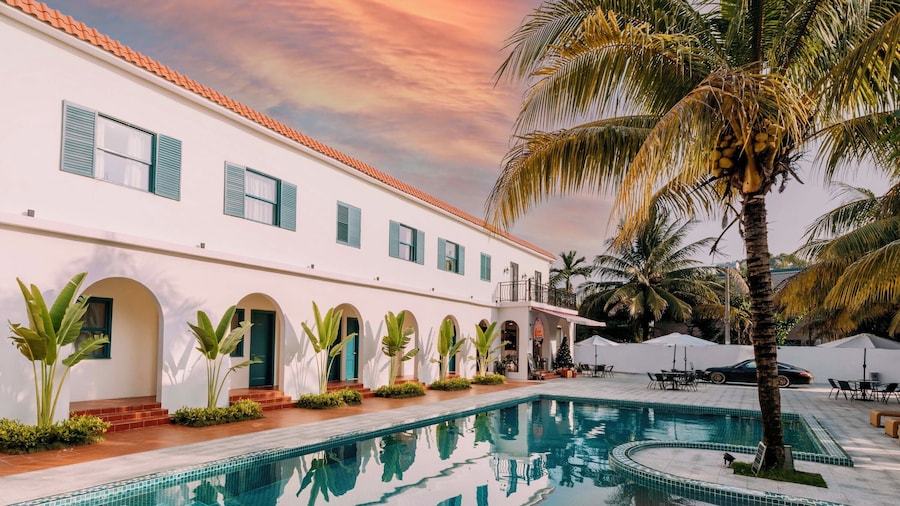 Wanning 911 Surf Club