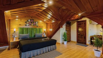 Premium Attic Room with Mountain View | Desk, free WiFi