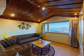 Premium Attic Room with Mountain View